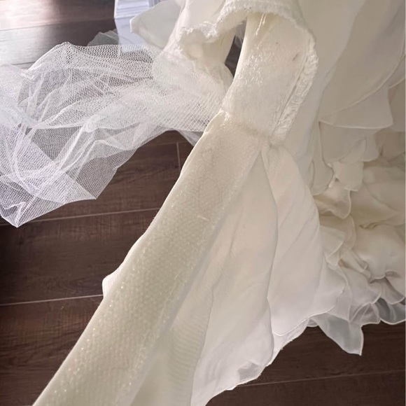 Custom made Elegant White Wedding Dress with Velcro train for easy detachment - Picture 10 of 10